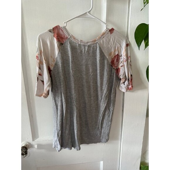 Sweet Claire women’s size medium floral top - Picture 8 of 9
